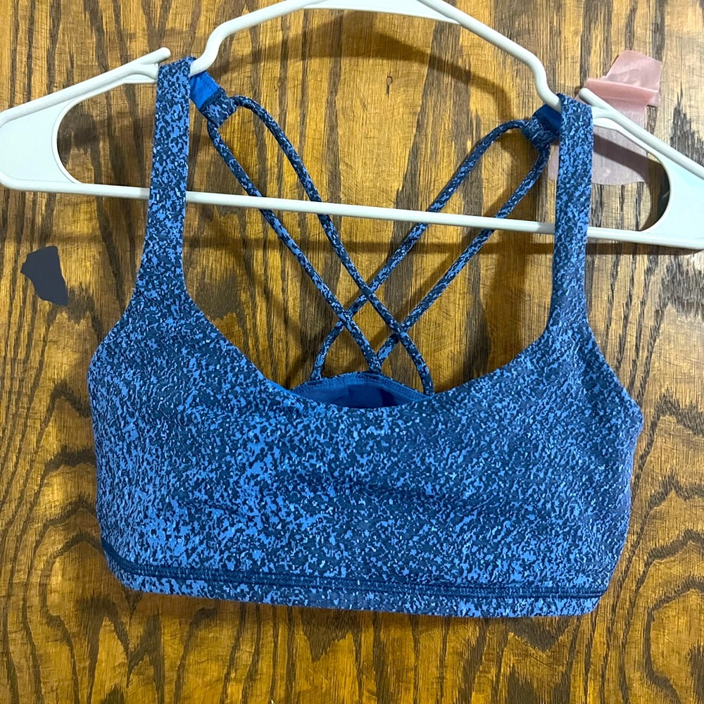 Lululemon free to be bra